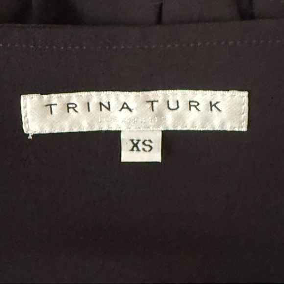 Trina Turk Black Sleeveless Top with Gold Zipper. Size XS - Picture 9 of 10